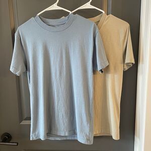 Bundle of 2 Abercrombie & Fitch t-shirts